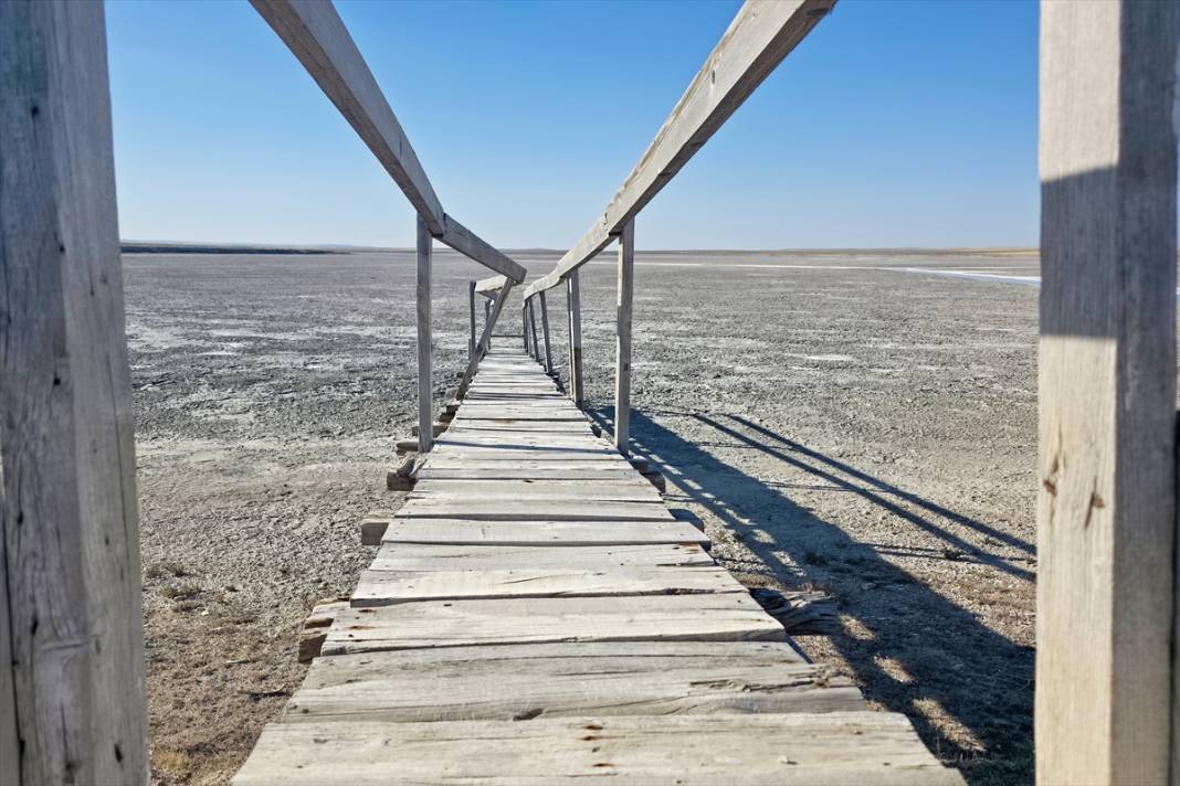 Konya’nın 2 gölü daha kurudu! Manzara yürek yakıyor 3